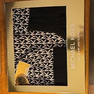 Michael Kors hat, scarf and gloves box set. New in Box.